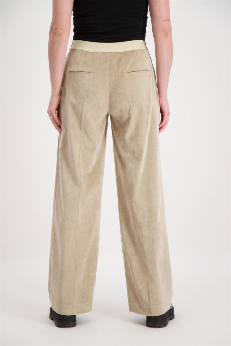  2 beige