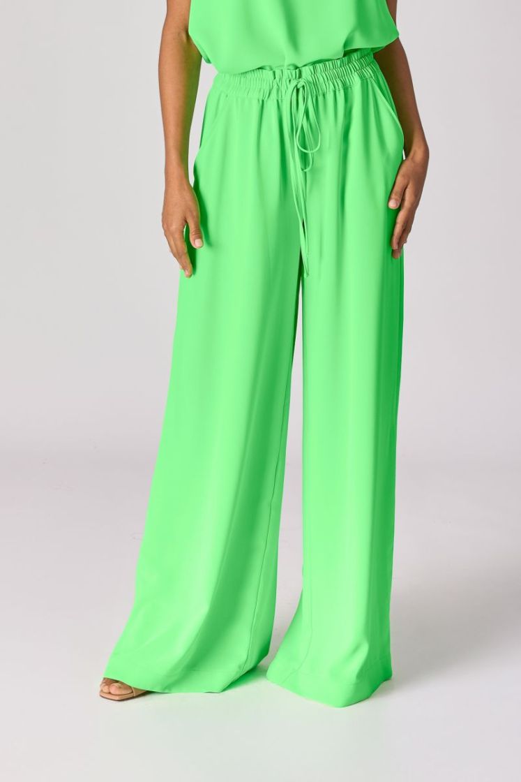  085 neon green