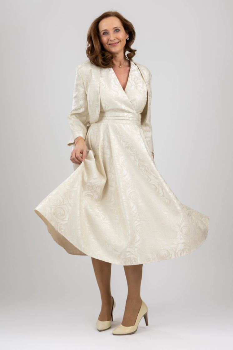 b438 var white
