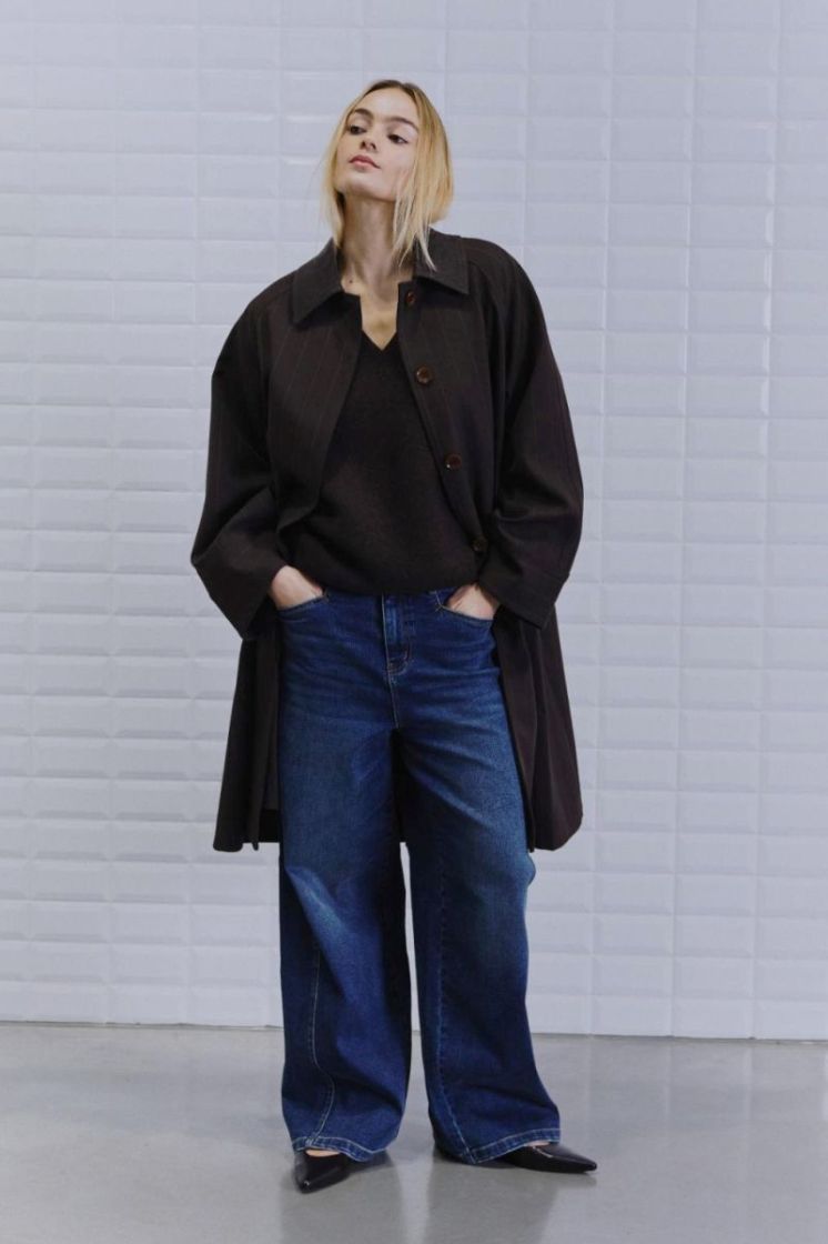  dark brown stri