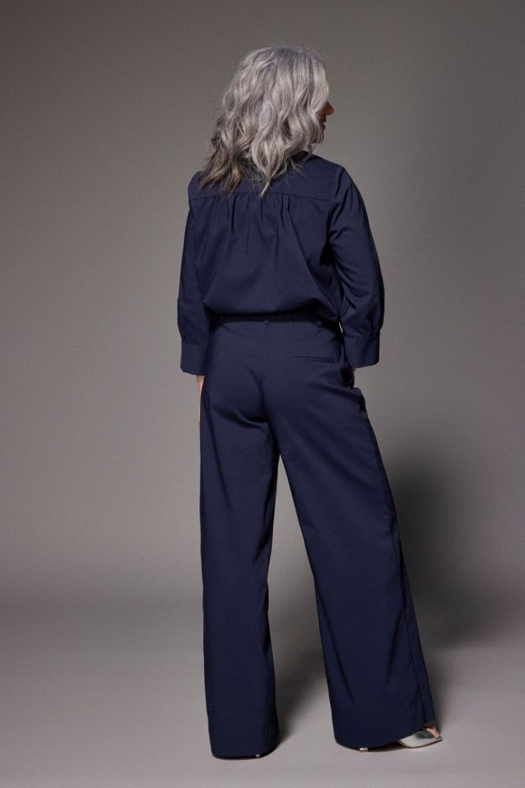  011 navy