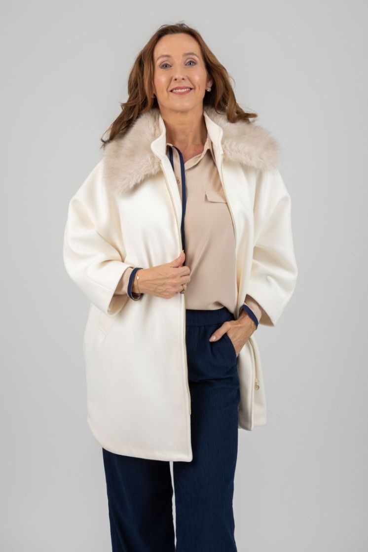  b021-white
